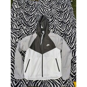 Nike Team Windbreaker‎ Jacket Women's M Black White Athletic Rain CU9550-658 NWT